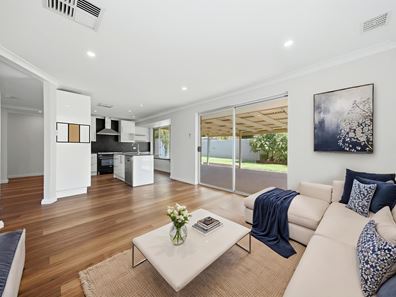 20 Kingsford Way, Huntingdale WA 6110