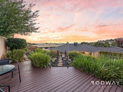 33 Onyx Road, Mount Richon WA 6112