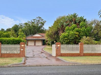 26 Hawkvalley Crescent, Maida Vale WA 6057
