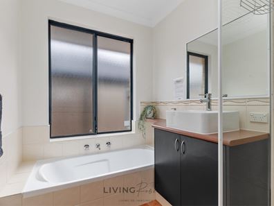 Room/3  13 Burkett Terrace, Bertram WA 6167