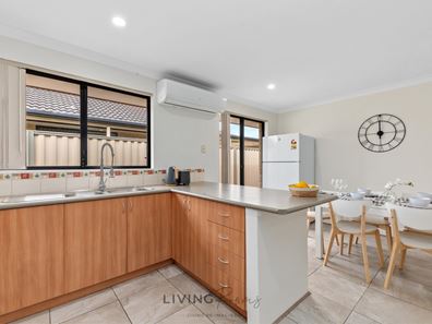 Room/3  13 Burkett Terrace, Bertram WA 6167