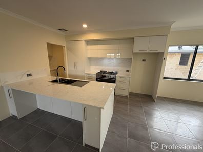 34 Lilylock Crescent, Henley Brook WA 6055
