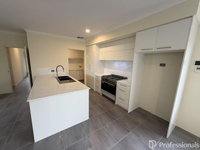 34 Lilylock Crescent, Henley Brook WA 6055