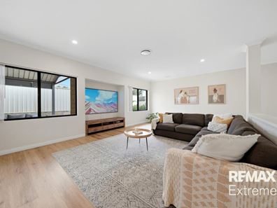 16 Overdene Pass, Banksia Grove WA 6031