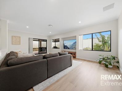 16 Overdene Pass, Banksia Grove WA 6031