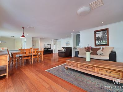 22 Castlegate Way, Woodvale WA 6026