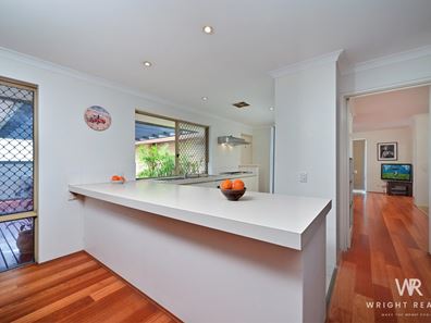 22 Castlegate Way, Woodvale WA 6026