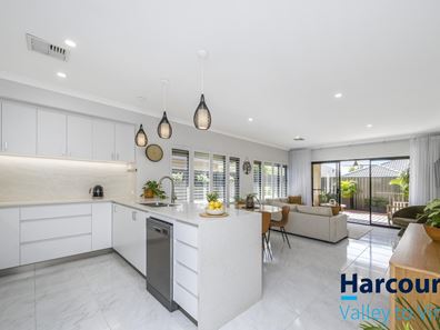 6 Noctis Way, Aveley WA 6069