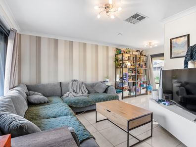 18 Jindarra Close, Cooloongup WA 6168