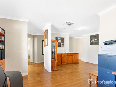 4 Tranquility Place, Maddington WA 6109