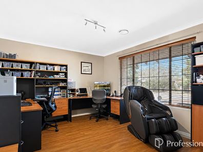 4 Tranquility Place, Maddington WA 6109