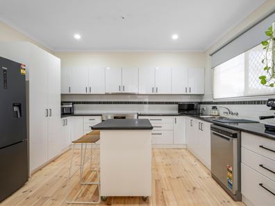 123 Bourke Street, Lamington WA 6430