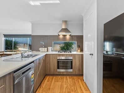 9 Charlbury Drive, Alkimos WA 6038