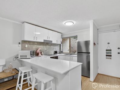 10/2 Mitchell Street, Bentley WA 6102