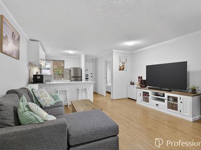 10/2 Mitchell Street, Bentley WA 6102