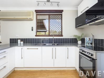 16 Delaware Place, Kallaroo WA 6025
