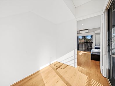 12/18 Park Road, Crawley WA 6009