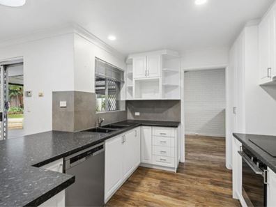 37 Abingdon Road, Swan View WA 6056
