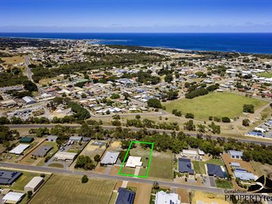 16 Bayliss Road, Dongara WA 6525