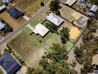 16 Bayliss Road, Dongara WA 6525