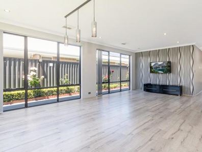 54 Luminous Crescent, Eglinton WA 6034