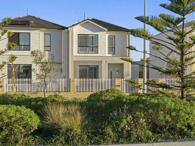 24 Everest Parkway, Lakelands WA 6180