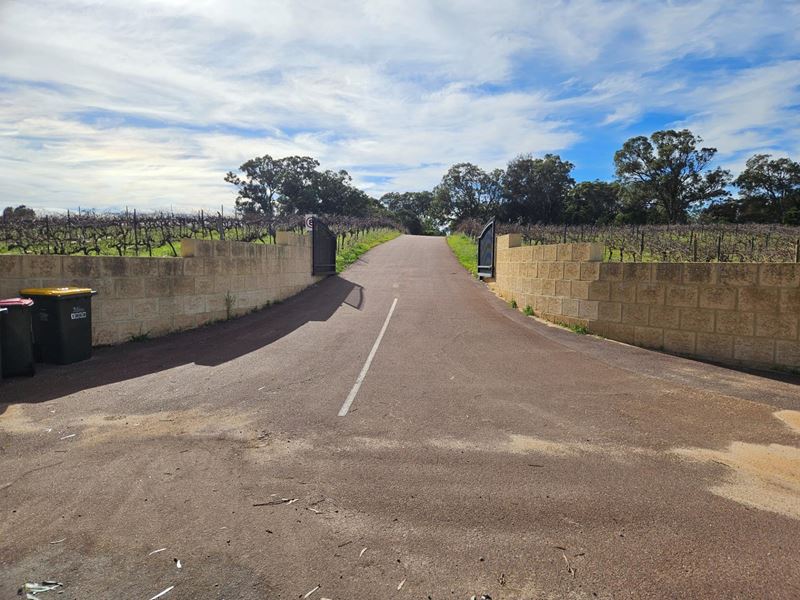 1868 WANNEROO ROAD, Neerabup WA 6031
