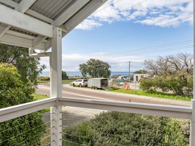 2/5 Elmore Road, Quindalup WA 6281