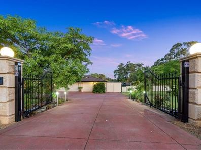 58 Hermitage Drive, The Vines WA 6069