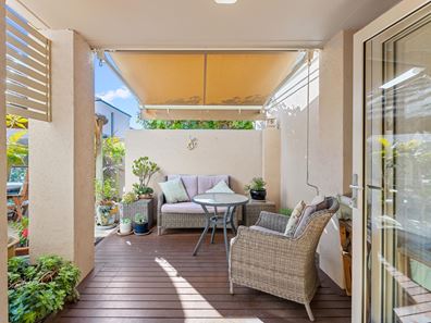 17/160 West Coast Drive, Sorrento WA 6020