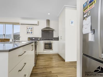 8 Beachcomber Hill, Glenfield WA 6532