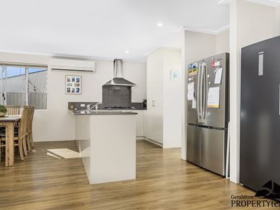 8 Beachcomber Hill, Glenfield WA 6532