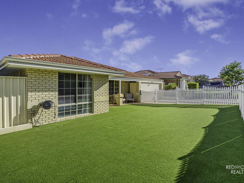 12 Fenwick Mews, Kinross WA 6028
