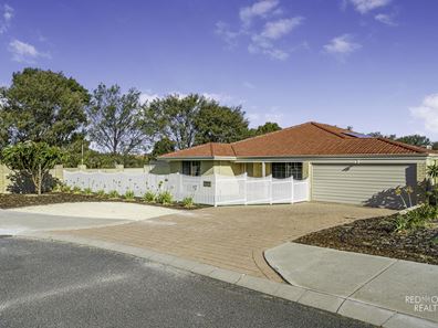 12 Fenwick Mews, Kinross WA 6028