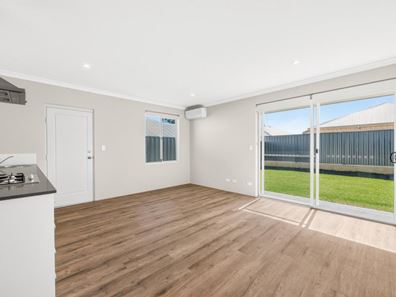 22A Magnolia Way, Lakelands WA 6180