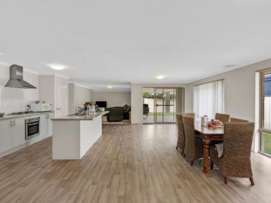 67 Santons Approach, Yalyalup WA 6280