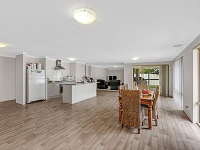 67 Santons Approach, Yalyalup WA 6280