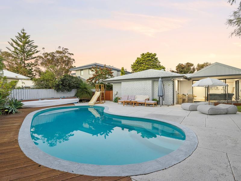 3 LUNAR COURT, Mullaloo WA 6027
