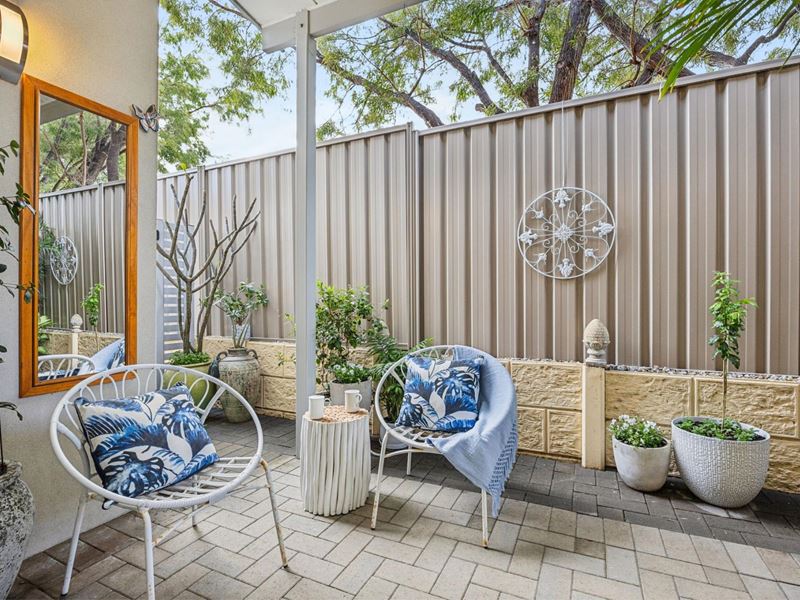 4/18 Boronia Street, Innaloo WA 6018