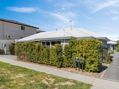14A Ravenswood Drive, Nollamara WA 6061
