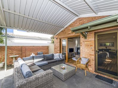 1/63 Preston Street, Como WA 6152