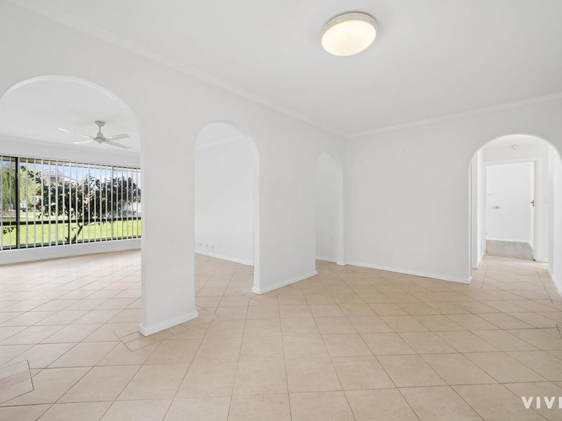 5 Dowse Court, Coogee WA 6166