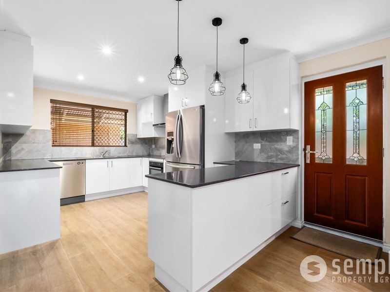 4/12 Farleigh Drive, Willetton WA 6155