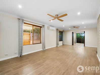 4/12 Farleigh Drive, Willetton WA 6155