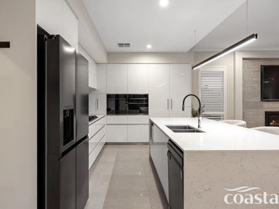 20 Moonlight Street, Madora Bay WA 6210