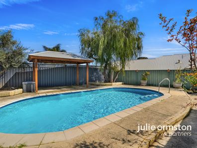 17 Forkleaf Bend, Banksia Grove WA 6031
