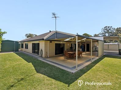 346 Sultana Road East, Forrestfield WA 6058