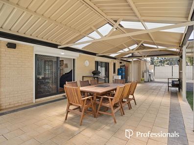 346 Sultana Road East, Forrestfield WA 6058