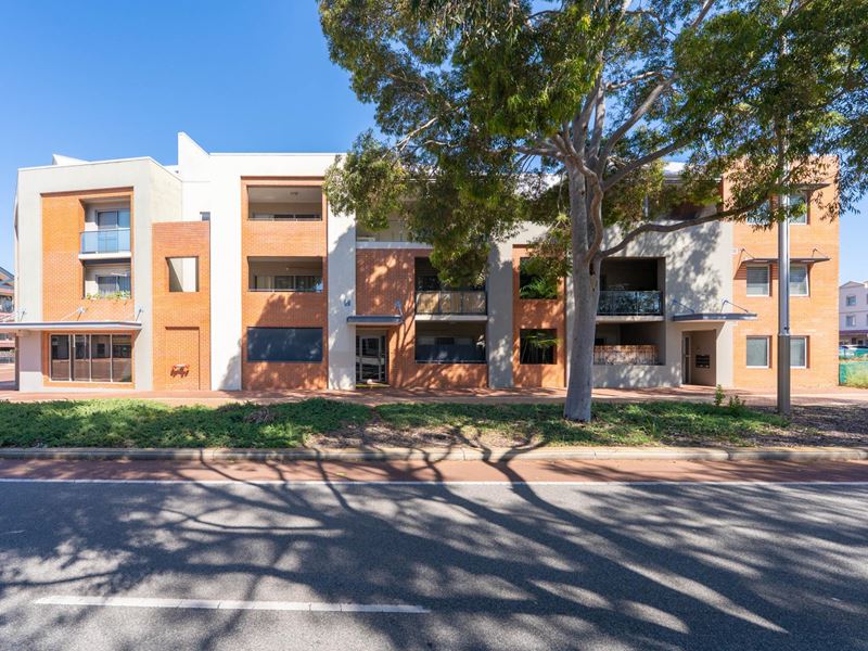 18/56 Grand Boulevard, Joondalup