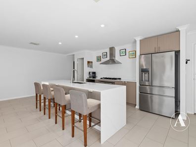 19 Euclid Pass, Piara Waters WA 6112
